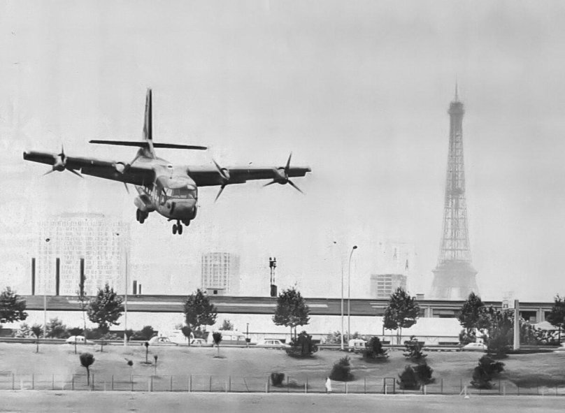 Самолет короткого взлета