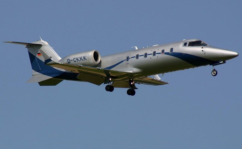 Самолет Learjet