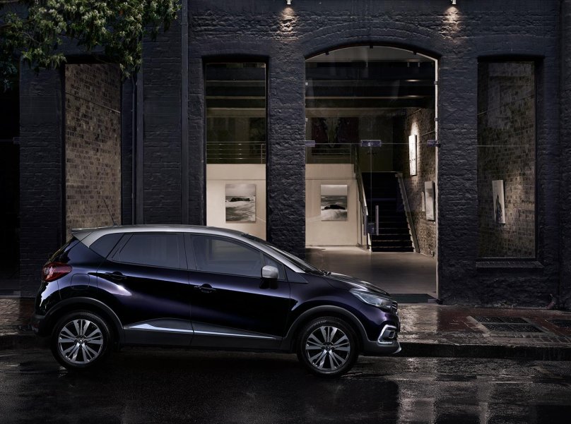 Renault Captur черный