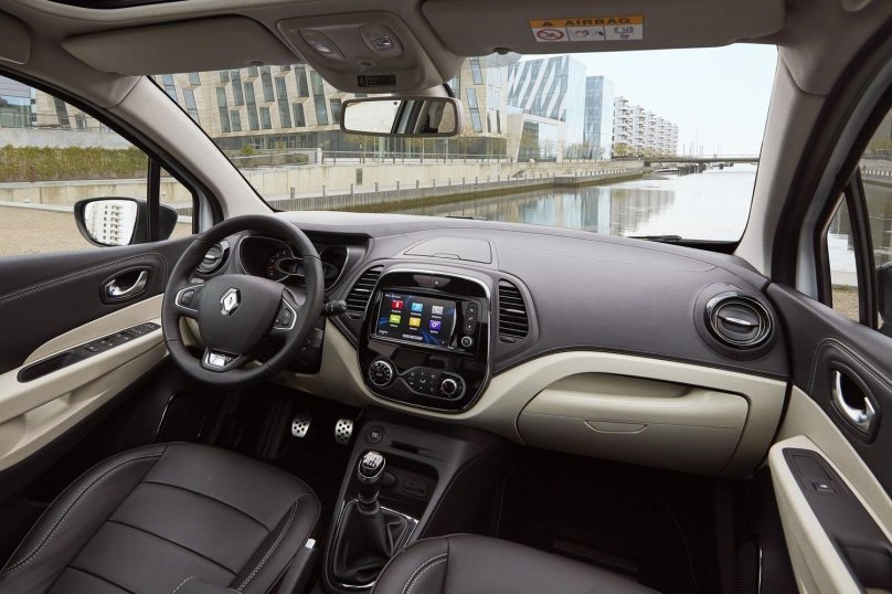 Рено Каптур 2018 салон