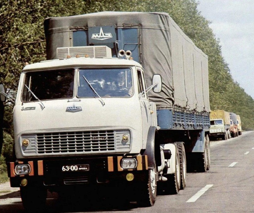 МАЗ 515 седельный тягач