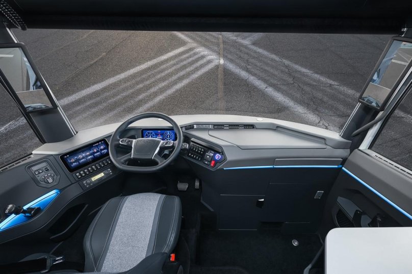 Водительское место грузовика