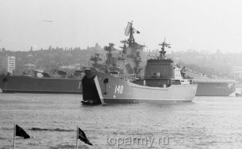 БДК Илья Азаров в Донузлаве