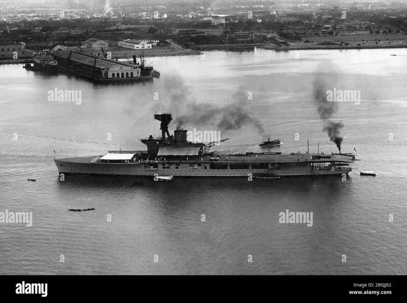 Авианосец HMS Hermes