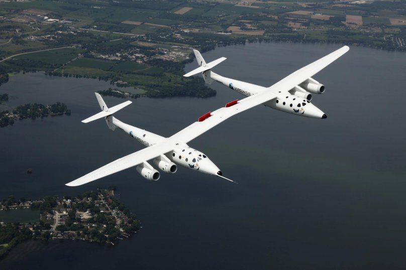 Самолет Stratolaunch model 351