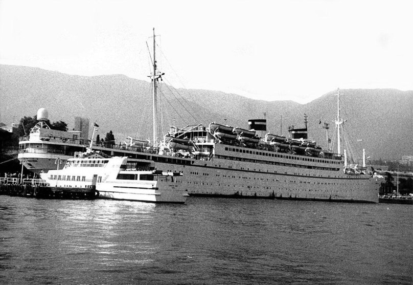 Теплоход Адмирал Нахимов