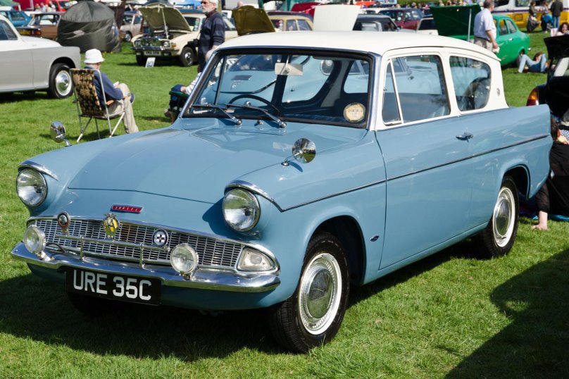 1960 Ford Anglia 105e