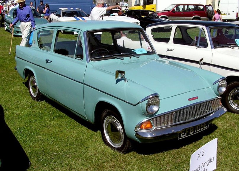 Ford Anglia 105e