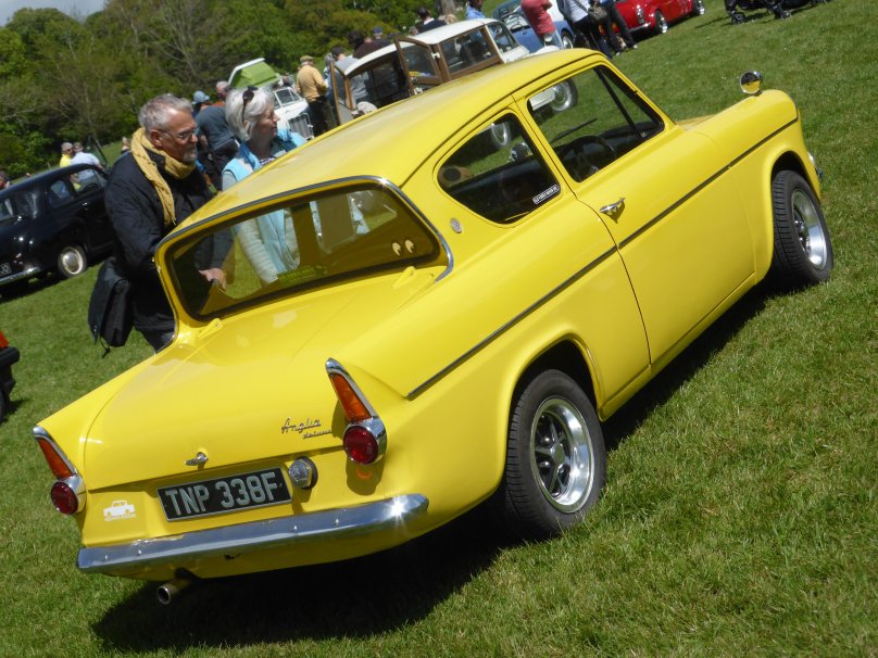Ford Anglia 105e