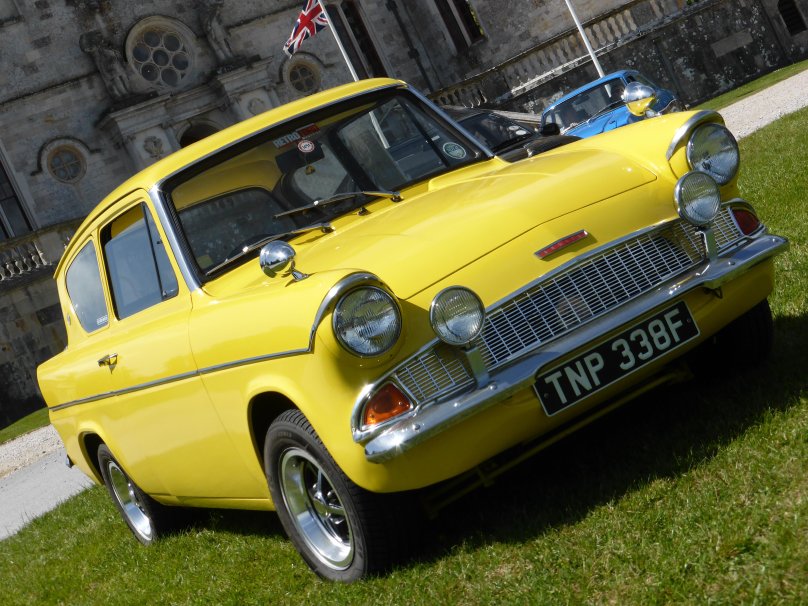 Ford Anglia 105e