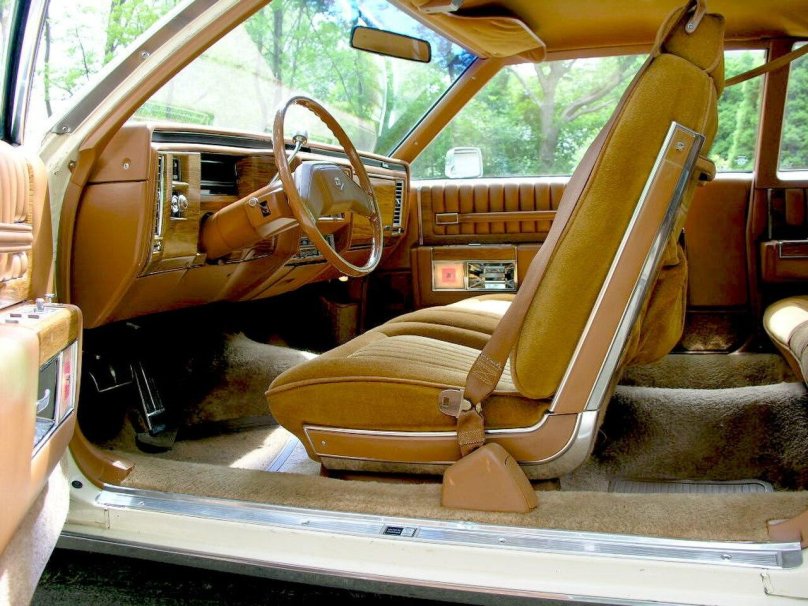 Cadillac de ville 1984 салон