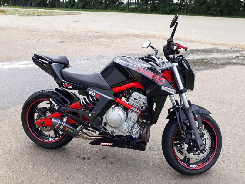 CF Moto 650 NK