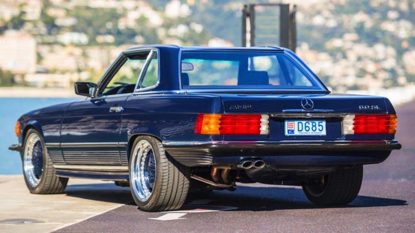 Mercedes-Benz 560 SL r107