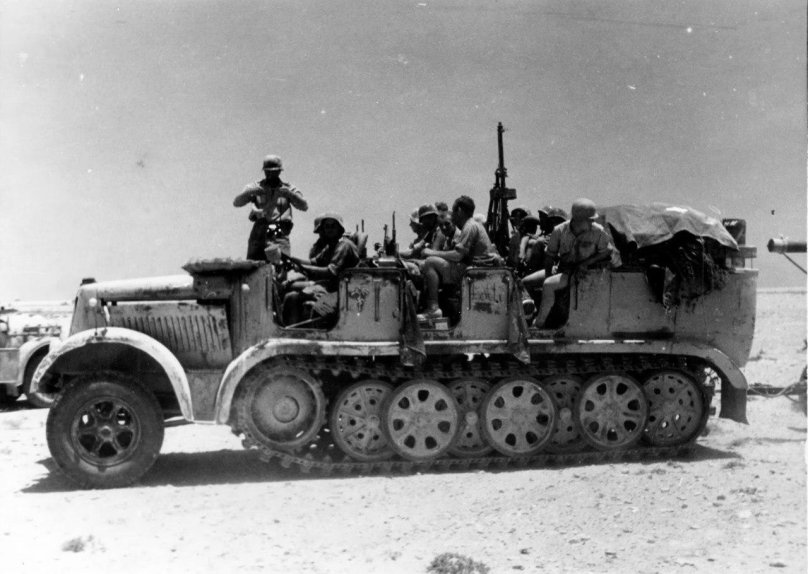 Немецкий полугусеничный тягач SD KFZ 7