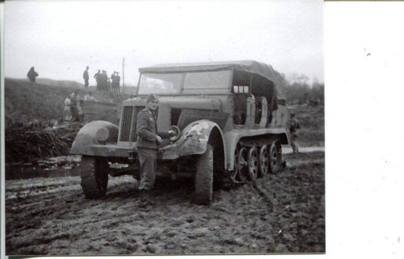 Немецкий полугусеничный тягач SD KFZ 7