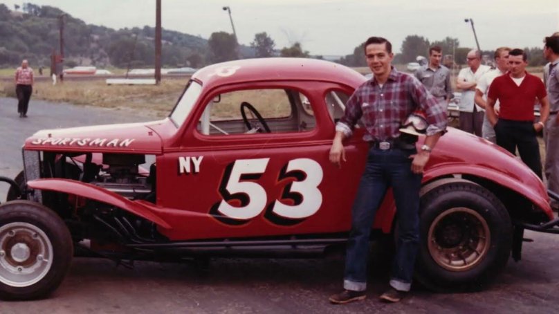 Гоночный автомобиль