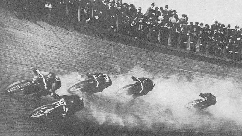 Гонки на мотоциклах фотографии