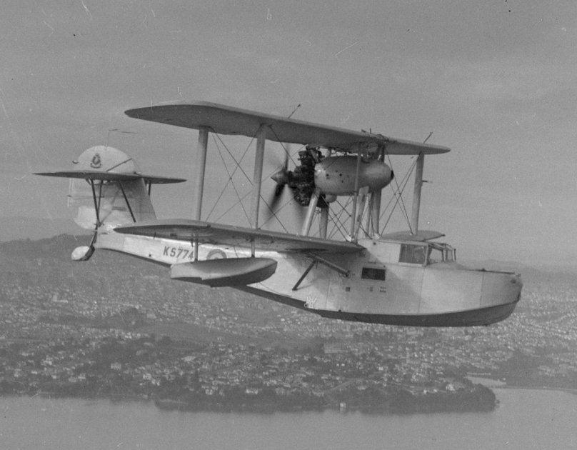 Виккерс Веллингтон бомбардировщик