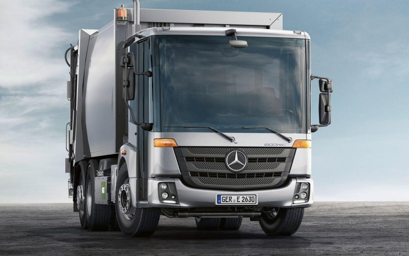 Mercedes-Benz 1830 Econic 4=2 ряд