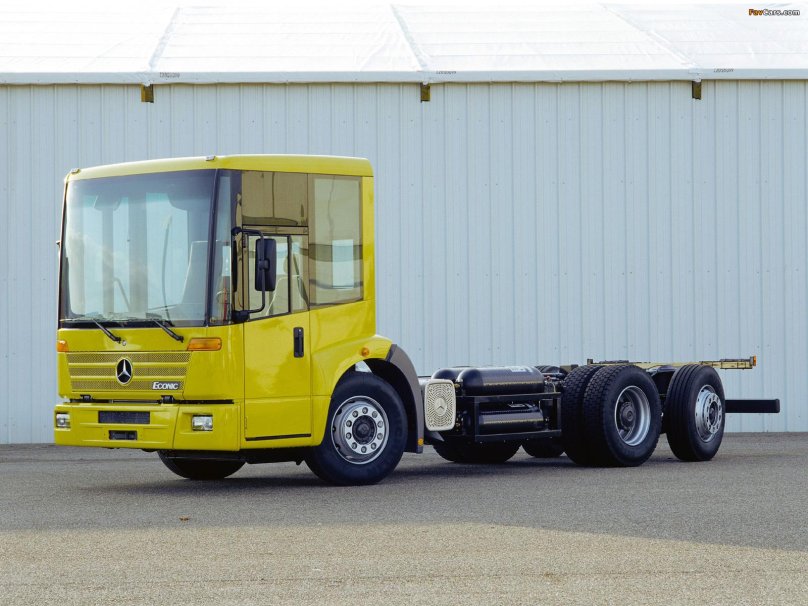 Mercedes-Benz Econic 1828