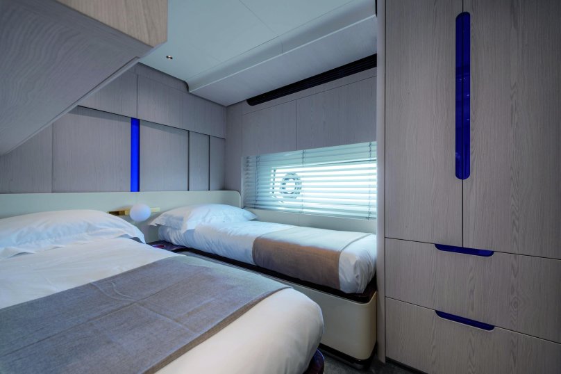 Азимут 25 метров