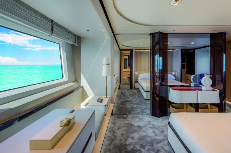 Яхта Азимут 25 метров