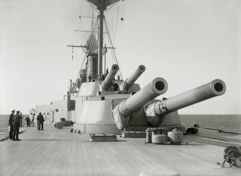 HMS Queen Elizabeth линкор