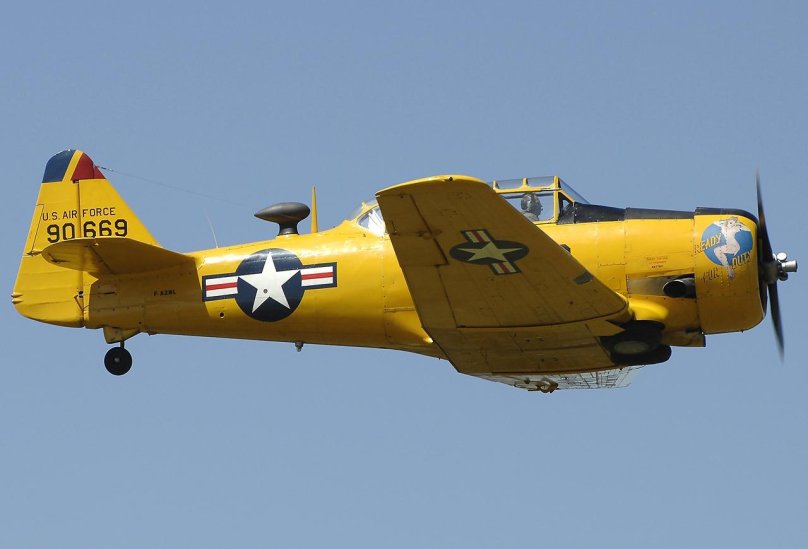 Фото t-6 g Texan окраска Португалии