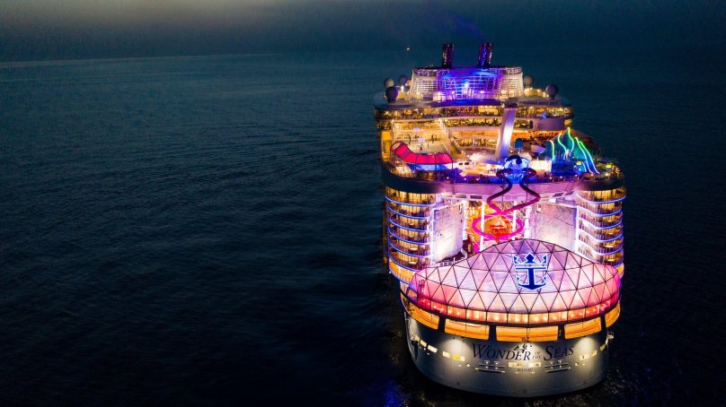 Круизный корабль "Wonder of the Seas New ship 2022"