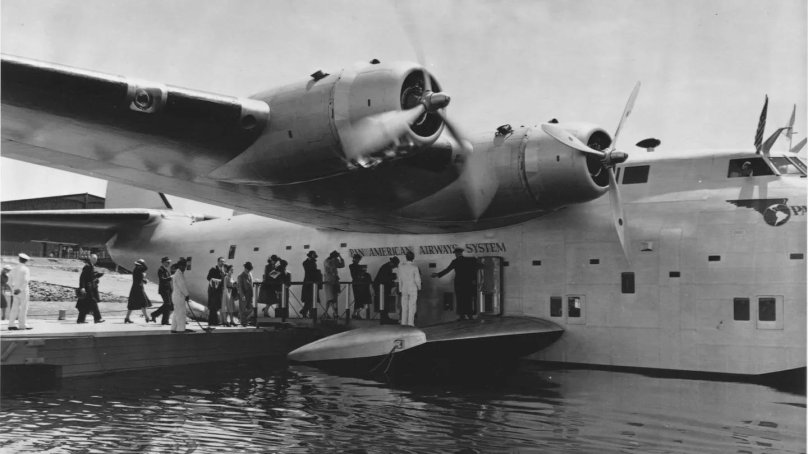 Самолет "летающая лодка" Boeing 314 Clipper