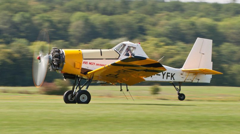 PZL M-18