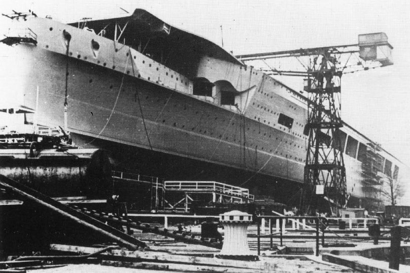 Graf Zeppelin авианосец