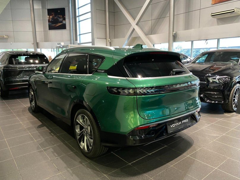 Voyah free зеленый