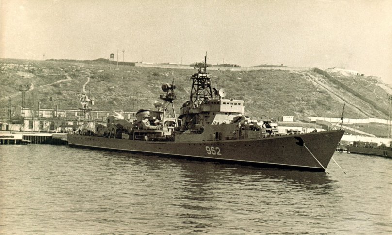 Крейсер комсомолец Балтийский флот