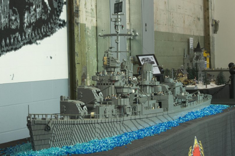 Линкор пётр Великий из лего