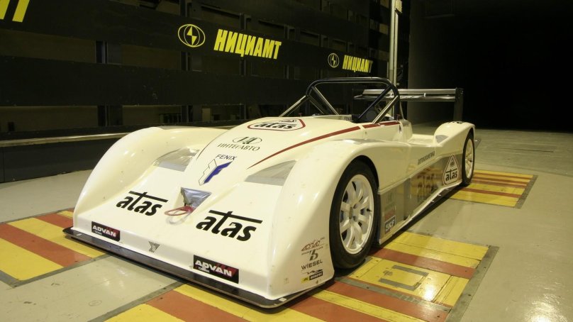 Лада революшен