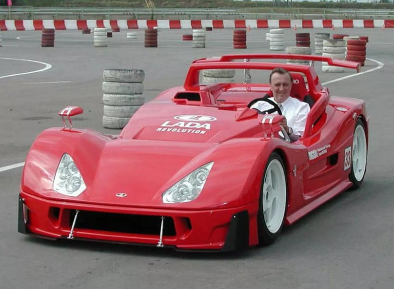 Лада революшен