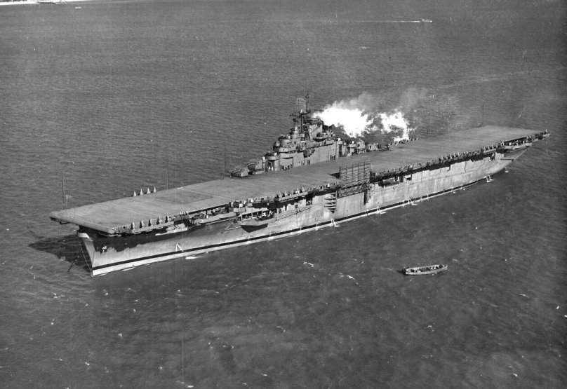 Авианосец Эссекс CV-9