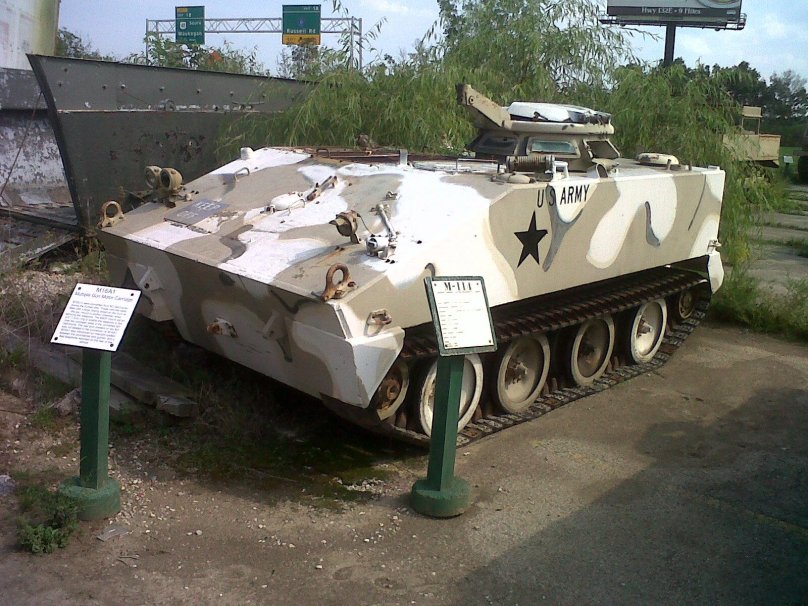 M114 бронетранспортёр