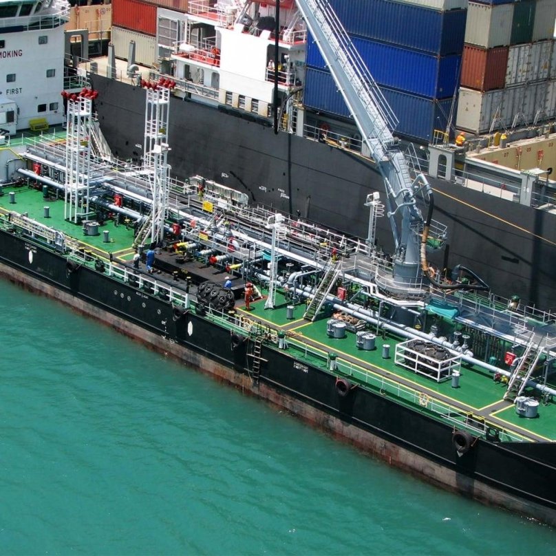 Бункеровка в порту Роттердам