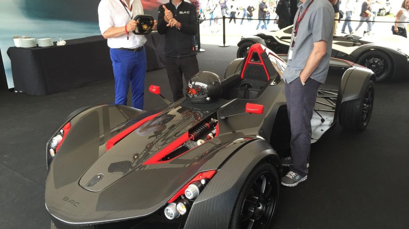 Одноместный автомобиль спортивный