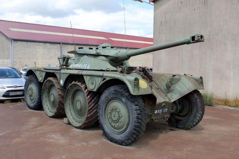 Танк Panhard EBR 75