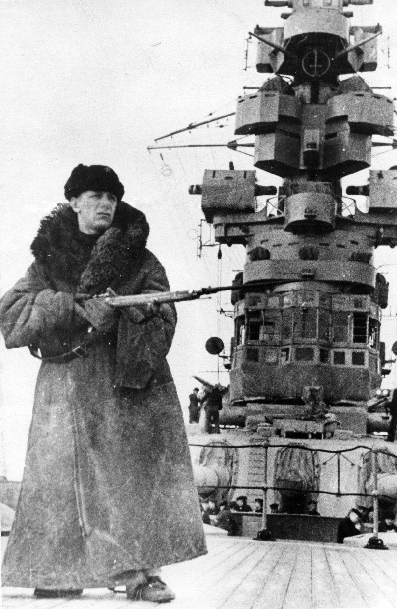 Советский линкор «Октябрьская революция»