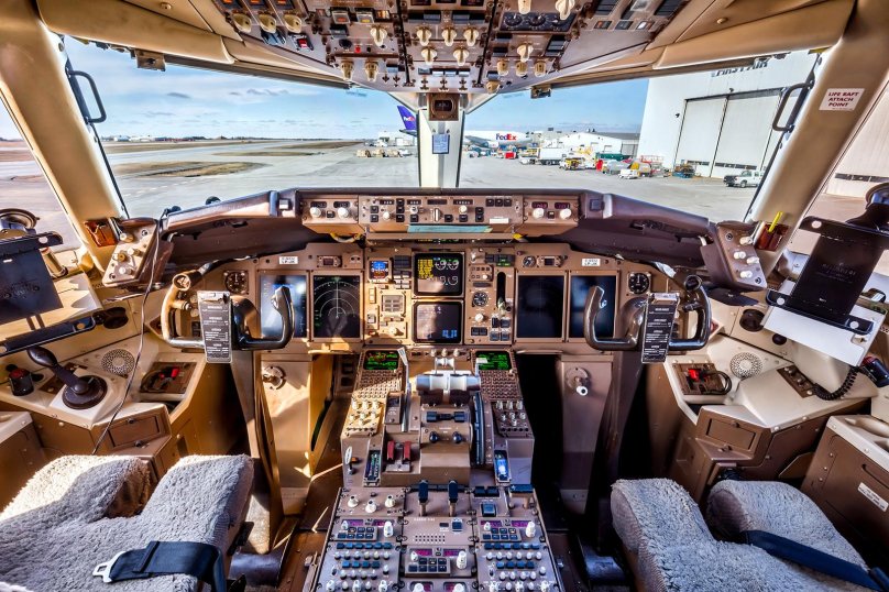 Боинг 767 кабина