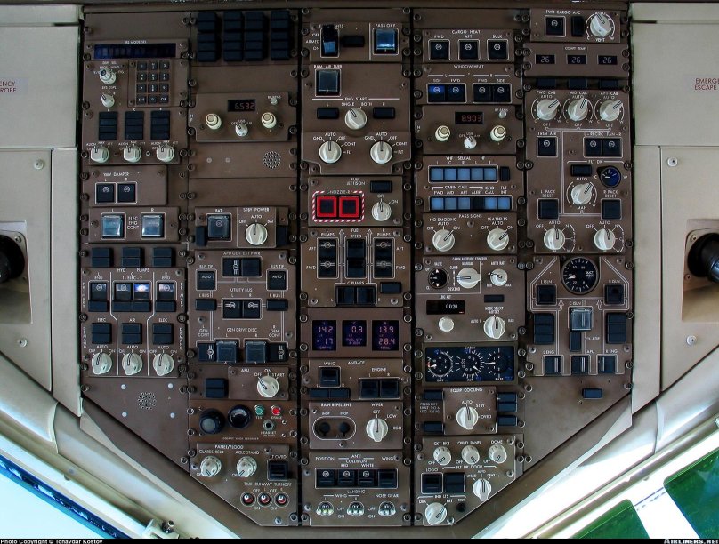Boeing 767-300 кабина