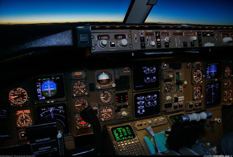 Boeing 767-300 кабина