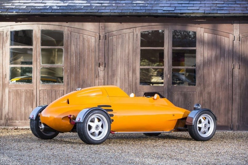 LCC Rocket машина