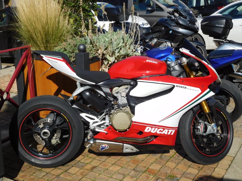 Ducati 1199 Panigale s Tricolore описание