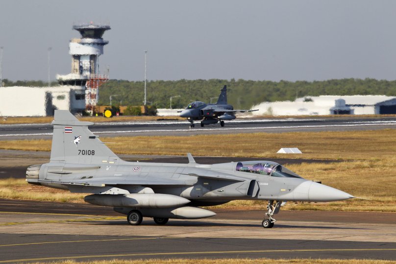 Истребитель Jas 39 Gripen