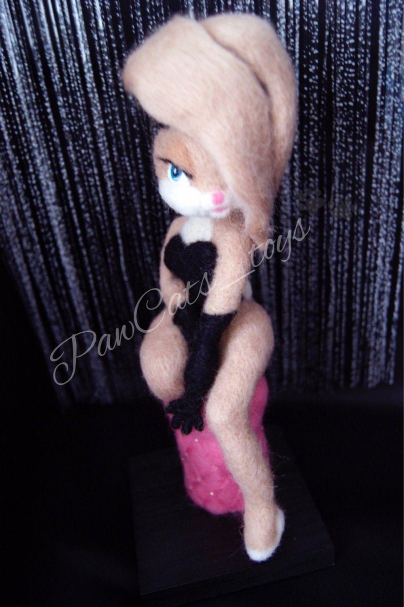 Лола Банни игрушка